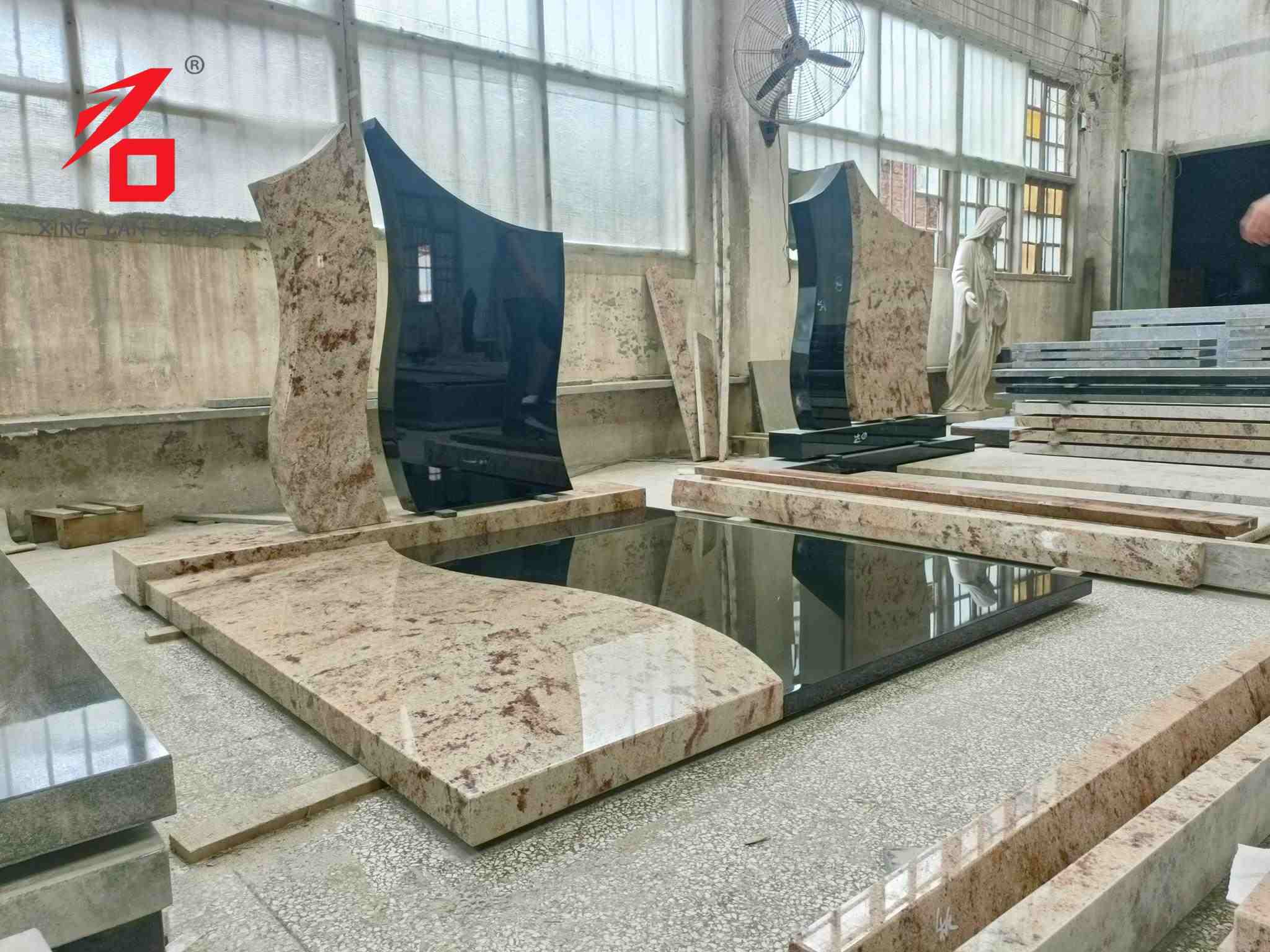 Australischer künstlerischer skulpturaler Grabstein